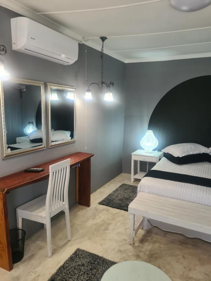 Prosper Stud Guest House โรเบิร์ตสัน ภายนอก รูปภาพ