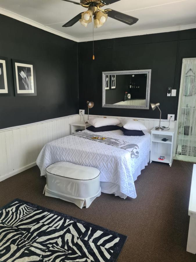 Prosper Stud Guest House โรเบิร์ตสัน ภายนอก รูปภาพ