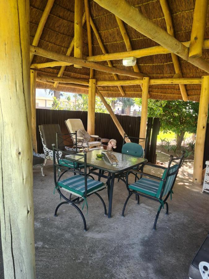 Prosper Stud Guest House โรเบิร์ตสัน ภายนอก รูปภาพ