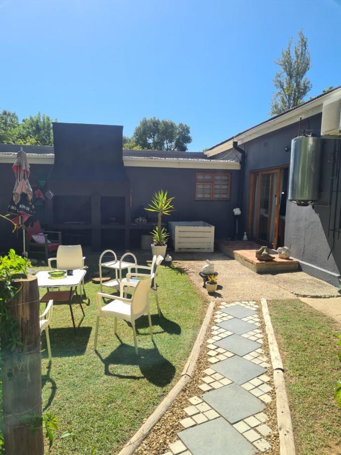 Prosper Stud Guest House โรเบิร์ตสัน ภายนอก รูปภาพ